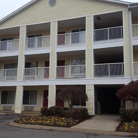 Hotel Hometowne By Red Roof - Airport/briley Pkwy