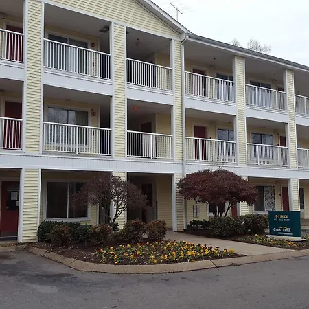 Hometowne By Red Roof - Airport/briley Pkwy Hotel