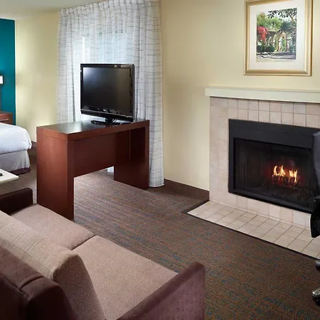 By Marriott Airport Hotel Nashville