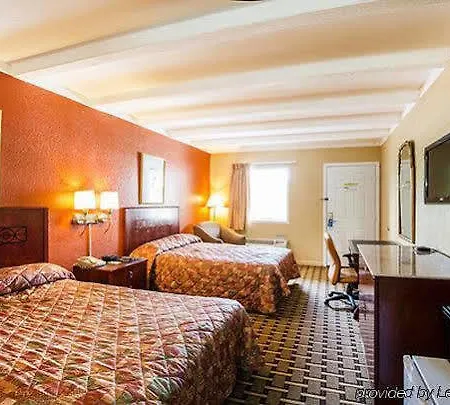 Rodeway Airport Hotel Nashville