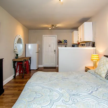 Charlotte Ave Apt 2 Apts Apartment *