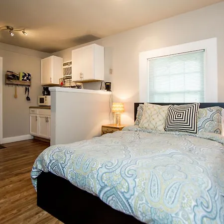 Apartment Charlotte Ave Apt 2 Apts