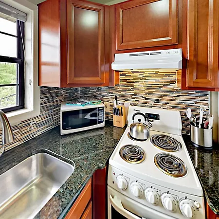 Landmark Mcmillin Court 16 * Nashville