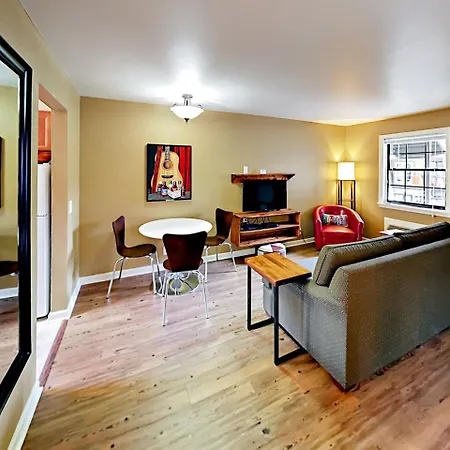 Landmark Mcmillin Court 4 Apartment