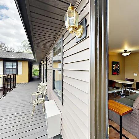 Apartment Landmark Mcmillin Court 13 *