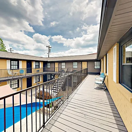 Landmark Mcmillin Court 16 Apartment *