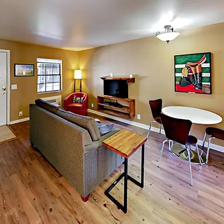 Landmark Mcmillin Court 5 Apartment *