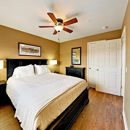Landmark Mcmillin Court 15 Apartment *