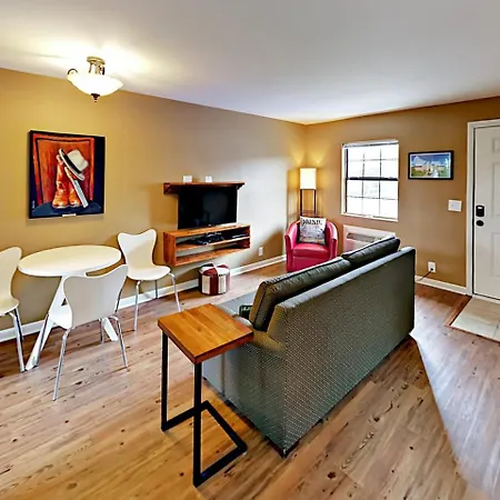 Landmark Mcmillin Court 16 Apartment