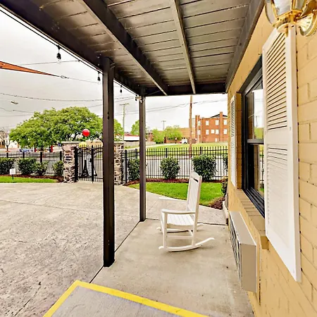 Apartment Landmark Mcmillin Court Apartment 1 *