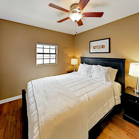 Landmark Mcmillin Court 13 Apartment Nashville