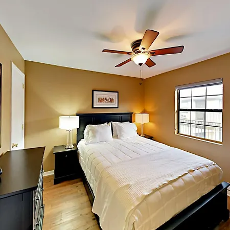 Landmark Mcmillin Court 15 *