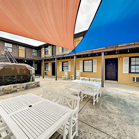 Landmark Mcmillin Court 13 * Nashville