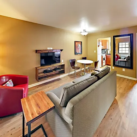 Landmark Mcmillin Court 11 Nashville