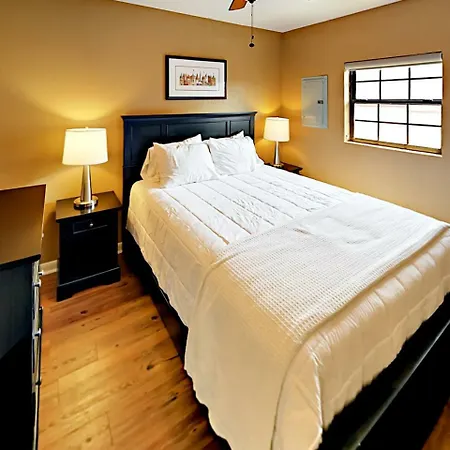 Landmark Mcmillin Court Apartment 14 Apartment