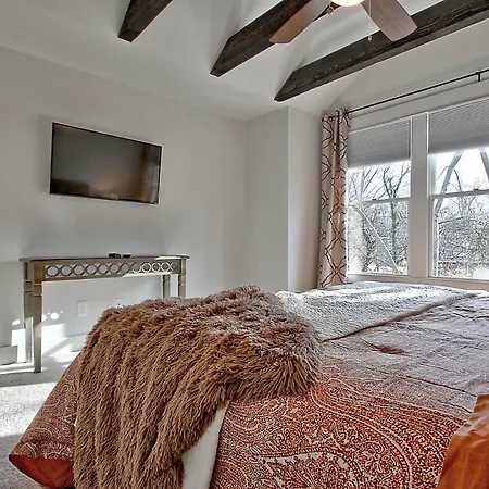 C Douglas Apartment Townhouse