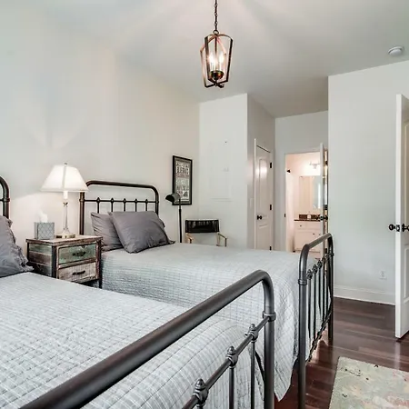 12 South Nashville
