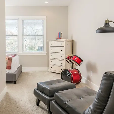 Music Row House A Apartment