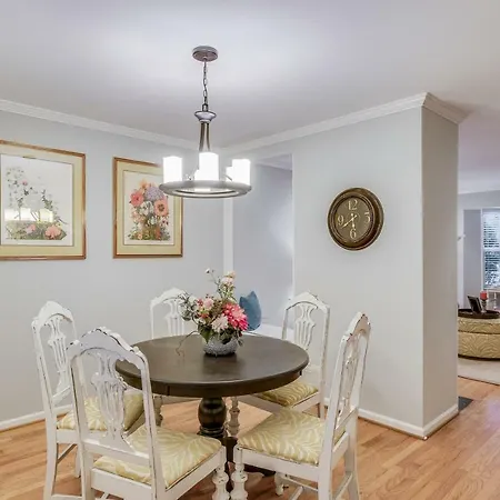 Two-bedroom Chic *