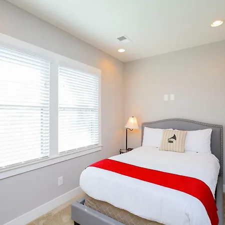Music Row House B Apartment *