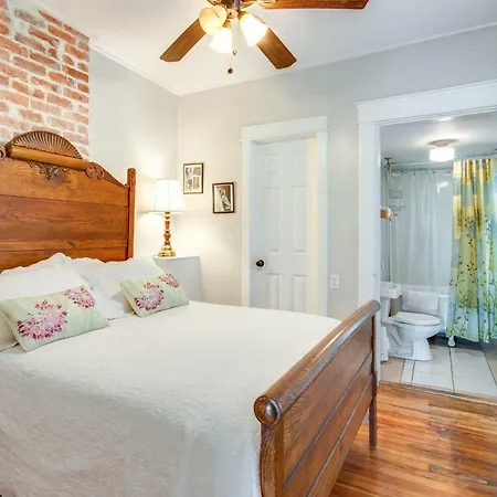 Downtown Shelby House Holiday home *
