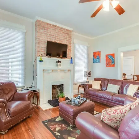 Downtown Shelby House Holiday home *