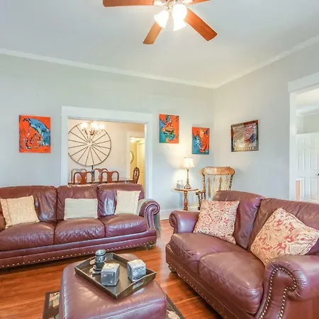 Downtown Shelby House Holiday home *