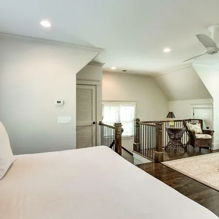 Apartment Walk-Friendly Germantown Guest House Apts *