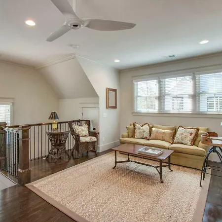 Apartment Walk-Friendly Germantown Guest House Apts *