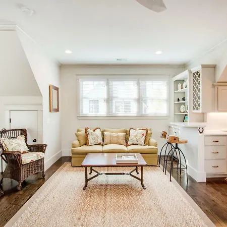 Walk-Friendly Germantown Guest House Apts * Nashville