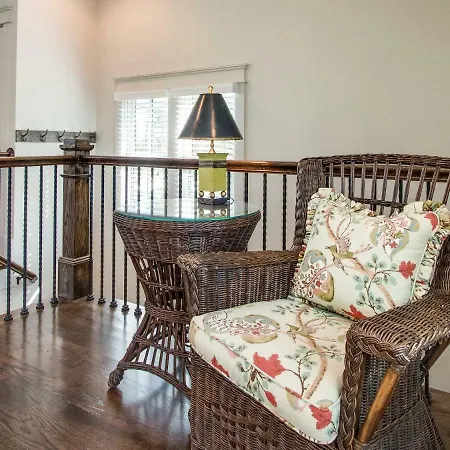Apartment Walk-Friendly Germantown Guest House Apts