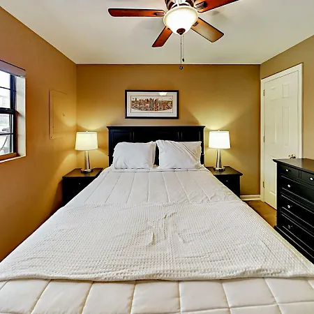 Landmark Mcmillin Court 9 *