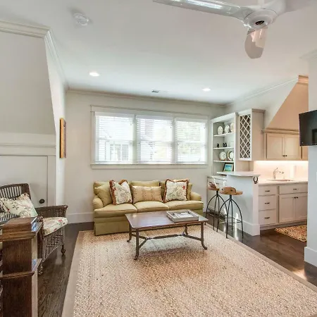 Apartment Walk-Friendly Germantown Guest House Apts Nashville