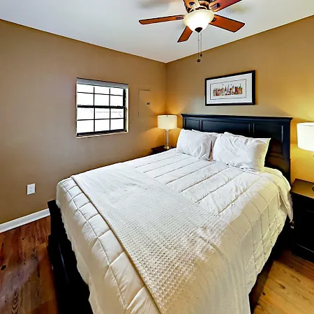 Landmark Mcmillin Court 11 Apartment