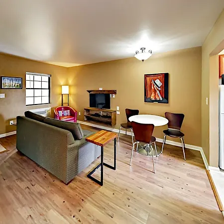 Landmark Mcmillin Court 11 Apartment *