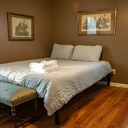 Living Like A Local! Guest house