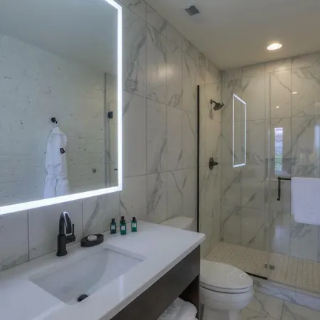 154 Hotel 3*