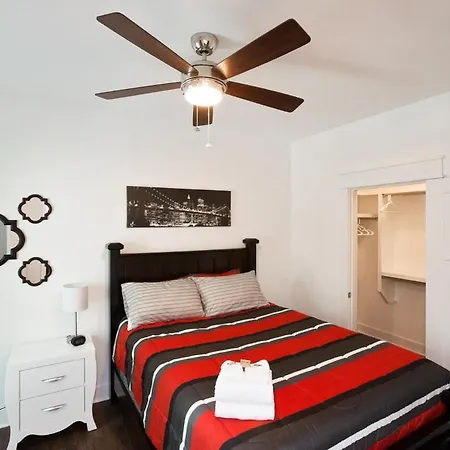 Holiday home Foster House 2415