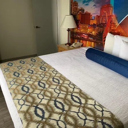 Luxe Opryland 3*