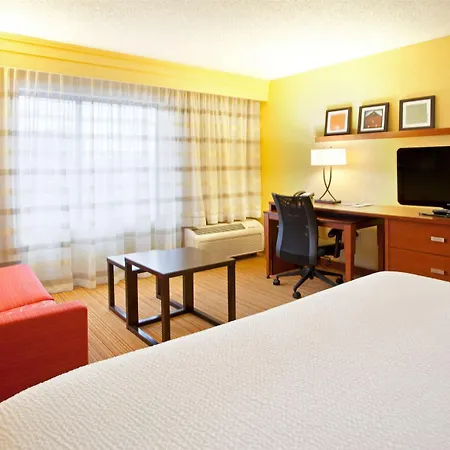 Courtyard By Marriott Vanderbilt West End 3*
