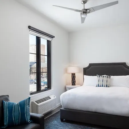 Hotel 121 4*