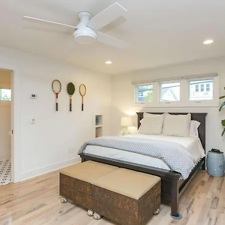 Calvin Garden Getaway Holiday home
