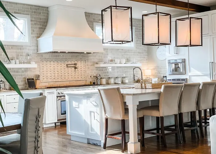 Fancy Free - Stay Where Country Music History Was Made