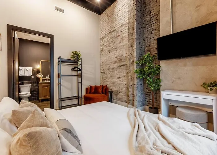 Luxurious Loft-Downtown Nash202