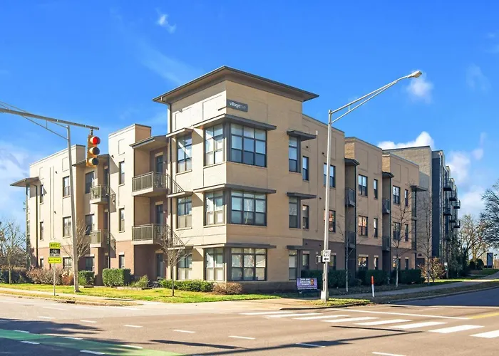 Refreshing 2 Bedroom, 3 Bed Nashville Condo W Free Parking Near Restaurants