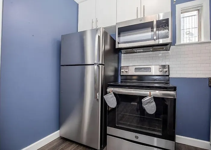 Walk To 12 South, 7 Min To Downtown, Free Parking!