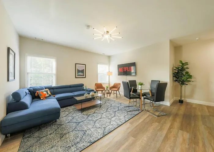 Mins To Broadway With 2 King Beds For Up To 6 Guests And Optional Garage Parking