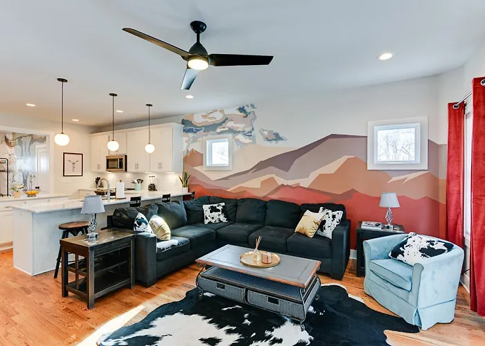 Pet-Friendly Nashville Retreat About 3 Mi To Downtown!