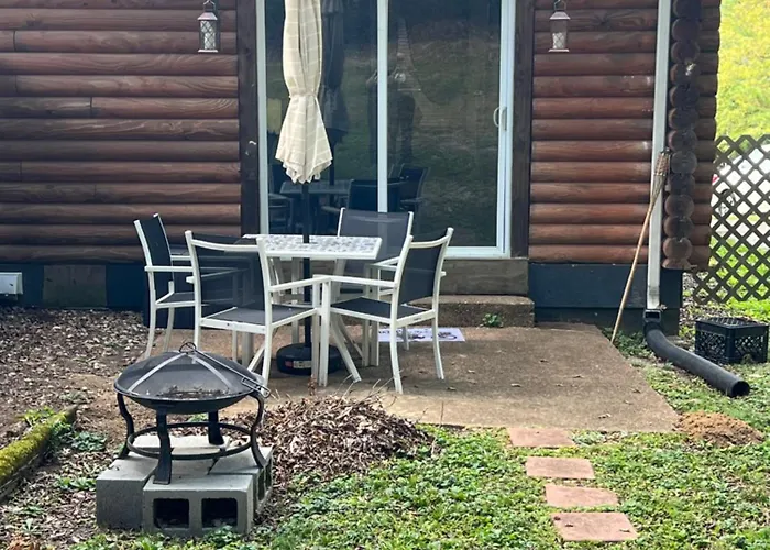 Log Cabin Close To Percy Preist Lake