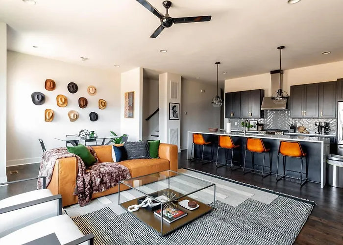 Luxe-Cowboy Country-Patio Hot Tub-Downtown Living